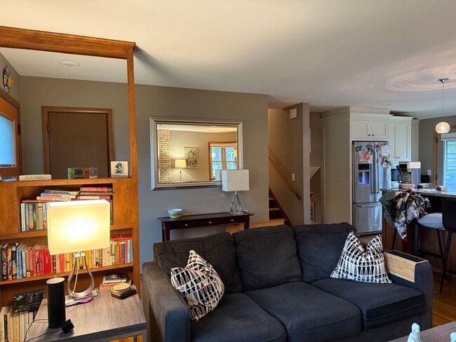 Building Photo - Beautiful 4-Bedroom, 2-Bathroom Home in Ed...