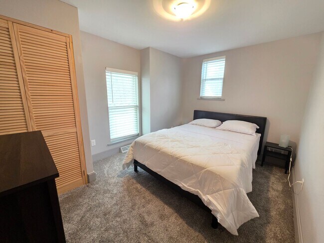 Building Photo - 920 2nd Ave S