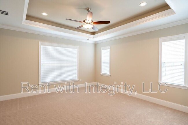 Building Photo - 165 Benoit Cir