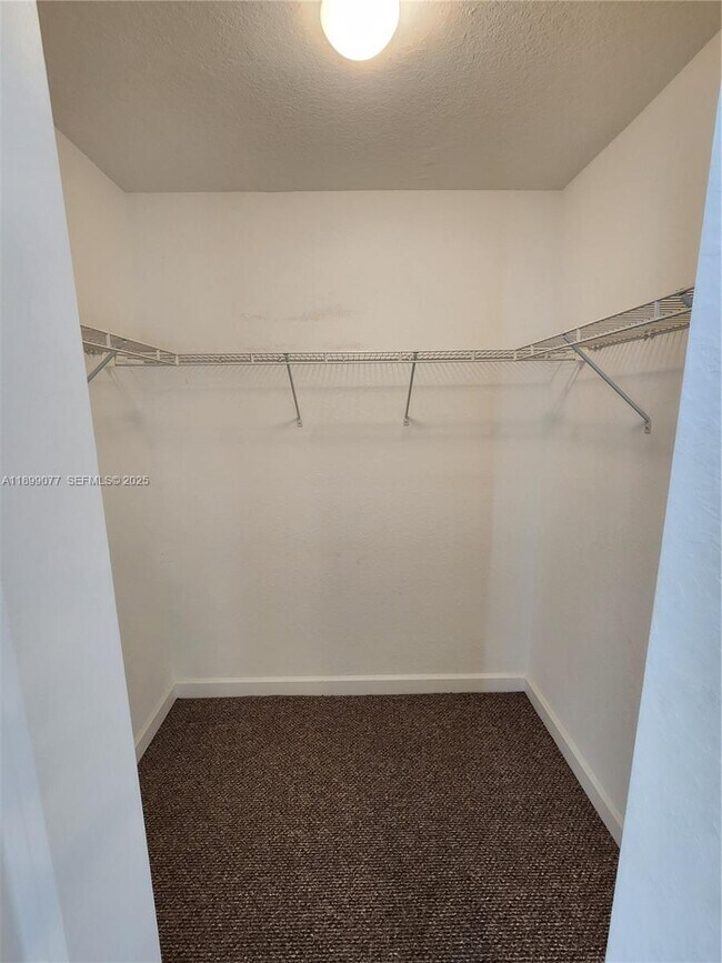 Building Photo - 452 NW 12th Pl