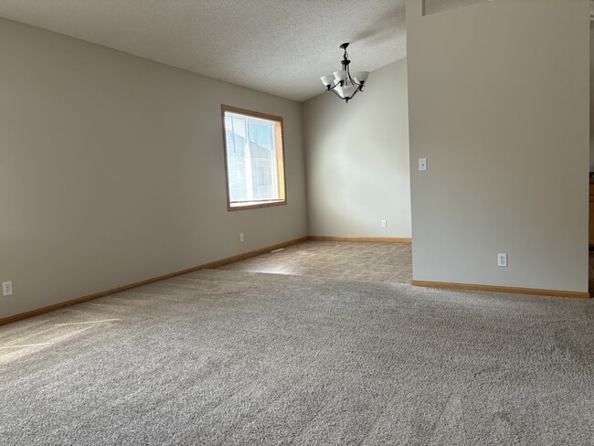 Building Photo - 1349 Willow Trail