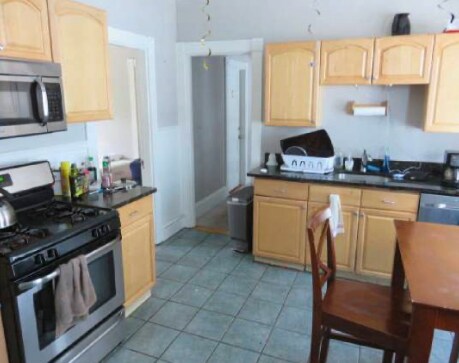 Primary Photo - 10 Carmel St