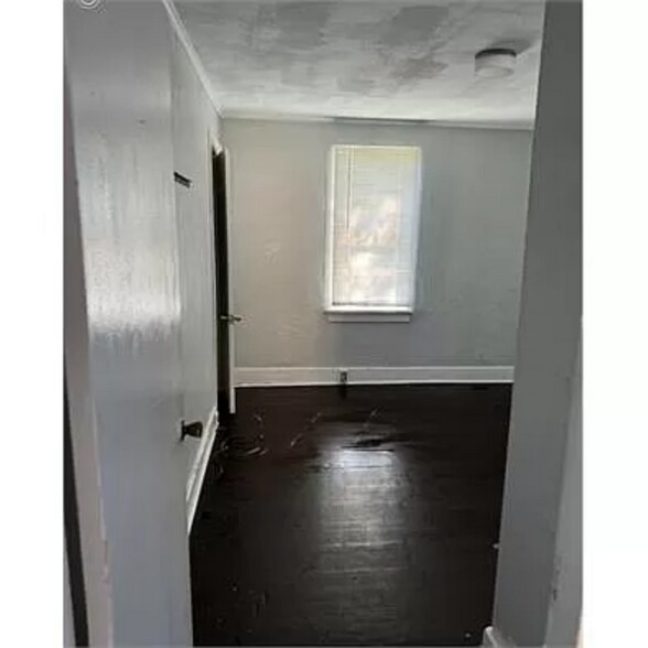 Building Photo - 7316 Park Dr