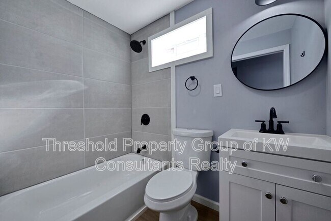 Building Photo - 786 Thomas Ave