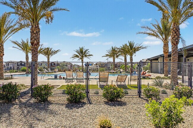 Building Photo - Live the Hawes Crossing Lifestyle – Pool, Pickleball & More! Internet included in the rent!