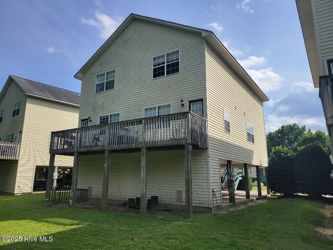 Building Photo - 2009 River Dr