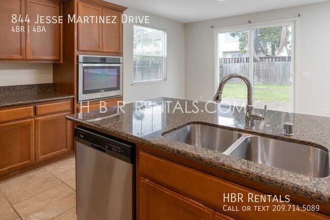 Building Photo - 844 Jesse J. Martinez Dr