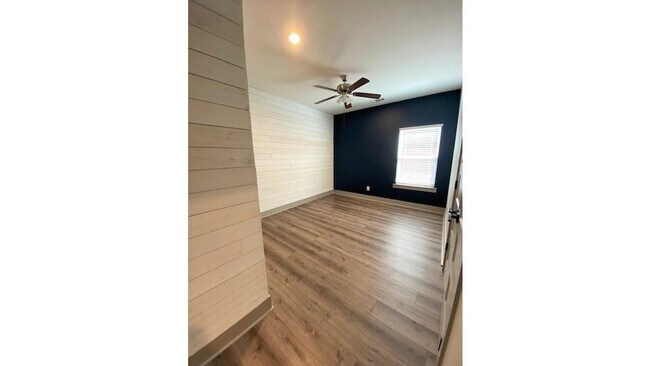 Building Photo - 405 Carneros Dr