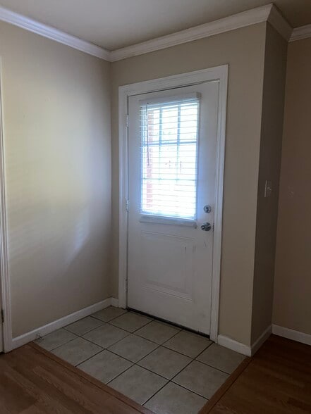 Building Photo - 412 Cedar Grove Ave