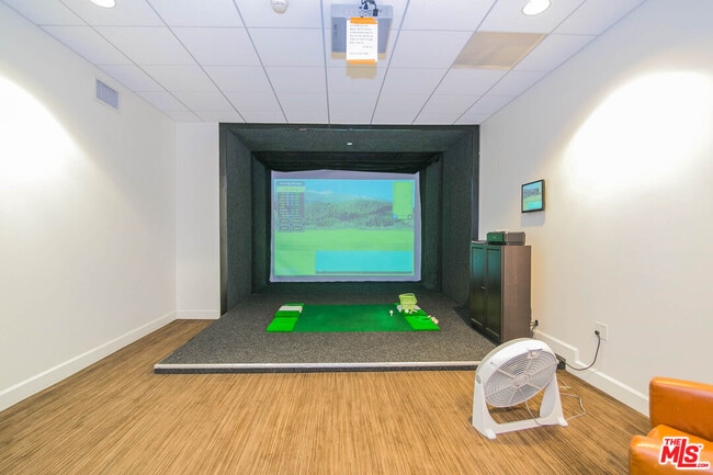 Building Photo - 3223 W 6th St