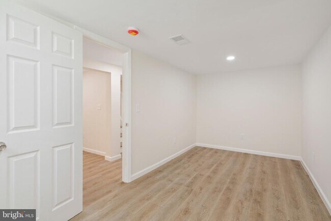 Building Photo - 12608 Farnell Dr