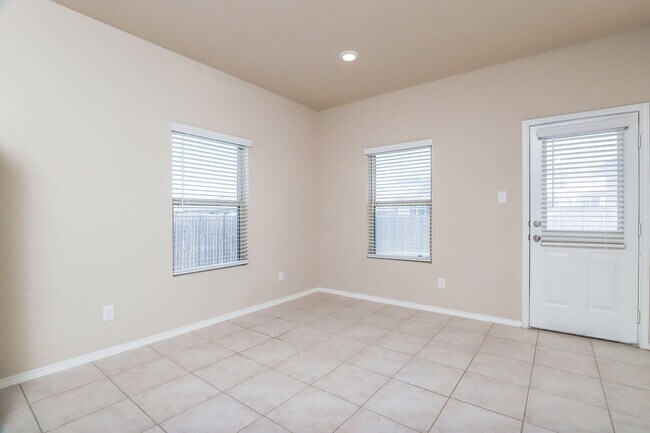 Building Photo - First time rental! 3 bedroom 2 bathroom- Less than 10 miles from Randolph AFB!