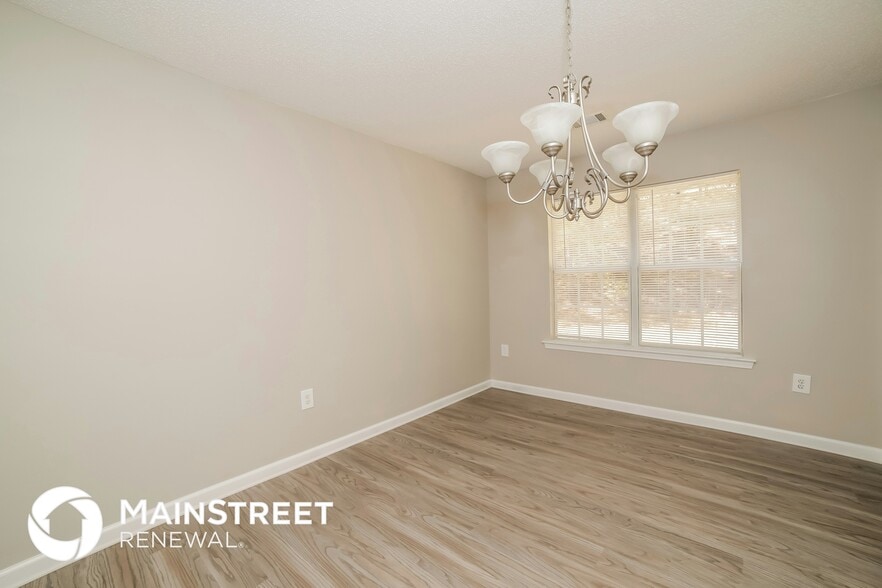 Building Photo - 5730 Village Loop