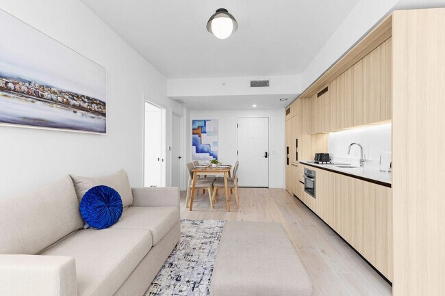 Building Photo - 225 N Miami Ave