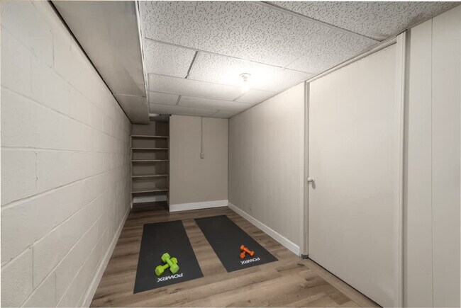 Building Photo - 6536 Lawnwood Ave