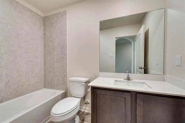 Building Photo - 3082 Chillingham Dr