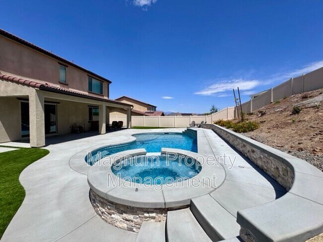 Building Photo - 25181 Desert Sage Dr