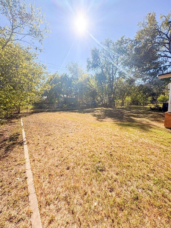 Building Photo - 1917 S 51st St