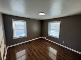 Building Photo - 9200 Evergreen Ave