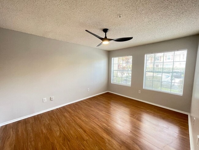 Building Photo - 2 Bed / 1 Bath Condo in Gated Comm. In Altamonte Springs. Available Now!
