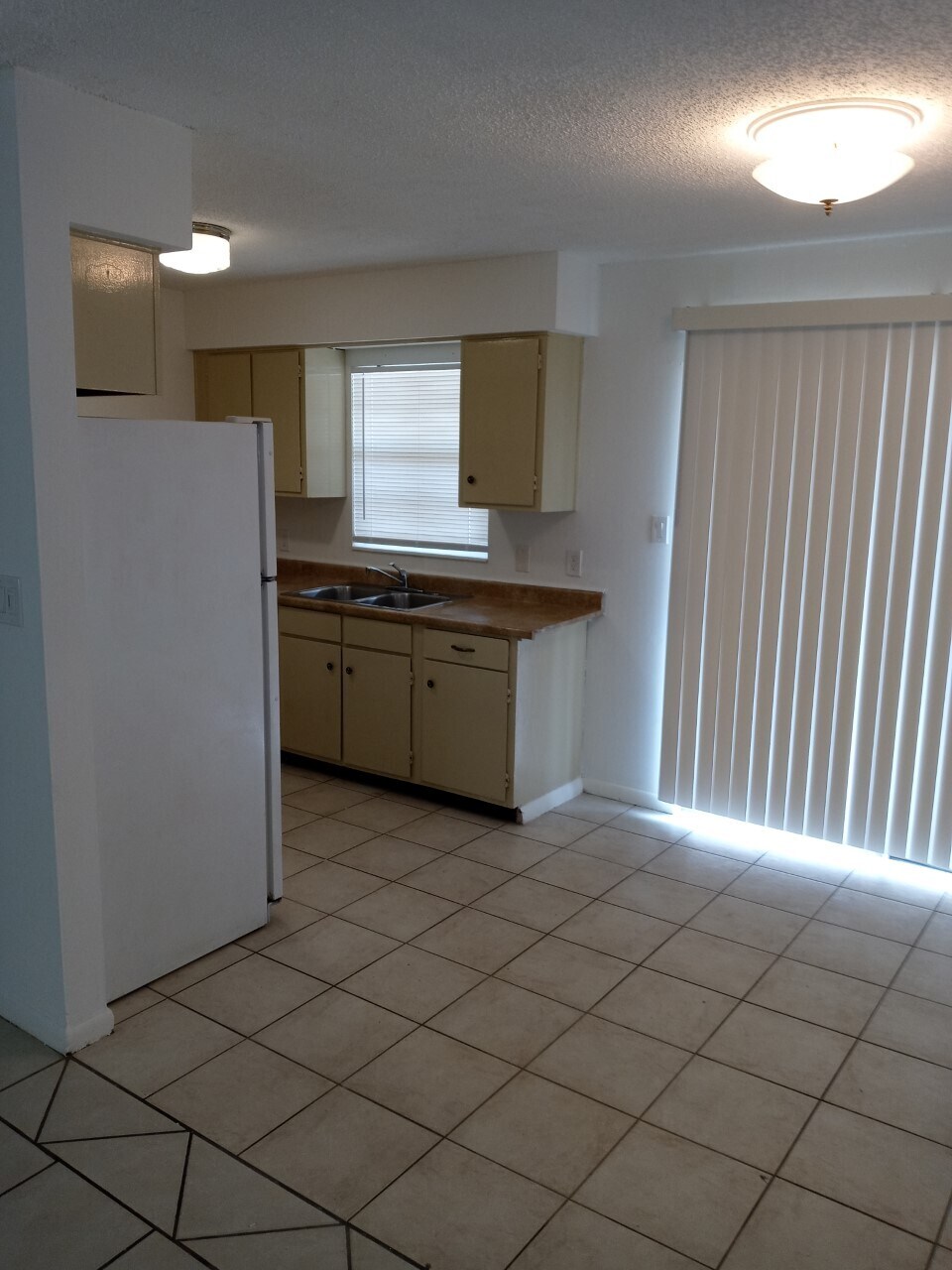 Building Photo - 8034 Orange Ave