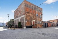 Building Photo - 1104 4th St