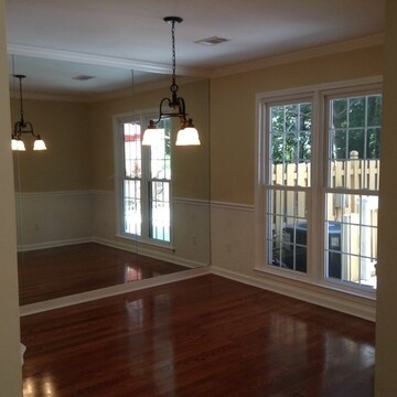 Building Photo - 2960 Woodruff Dr SE