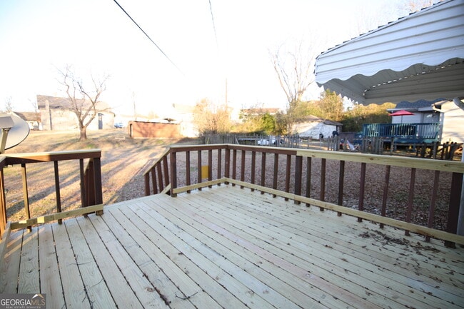 Building Photo - 201 Jennings St