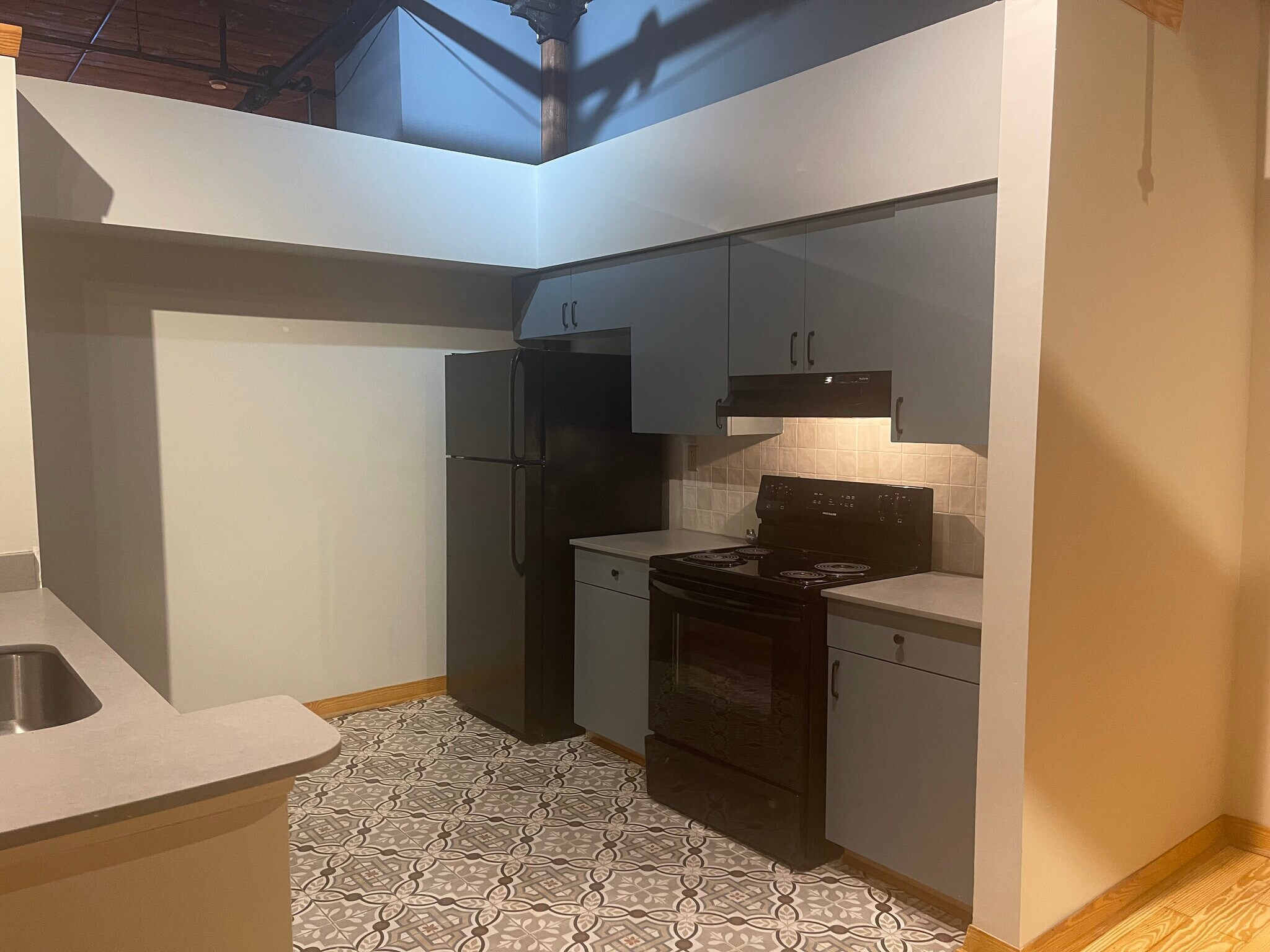 Building Photo - 230 W Tazewell St