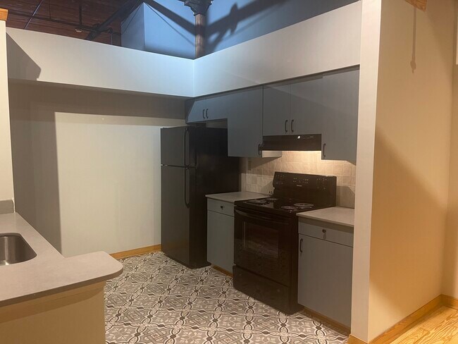 Building Photo - 230 W Tazewell St