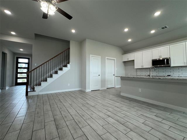 Building Photo - 831 Rosebud Trl
