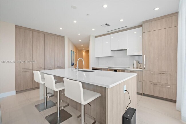 Building Photo - 153 N Seabreeze Blvd