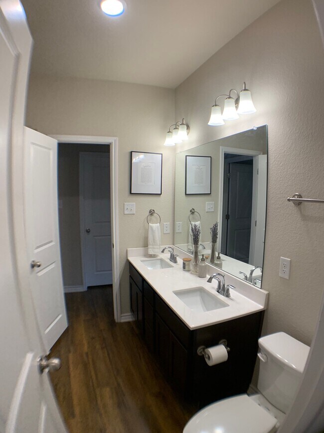 Building Photo - 6178 Wheaton Loop