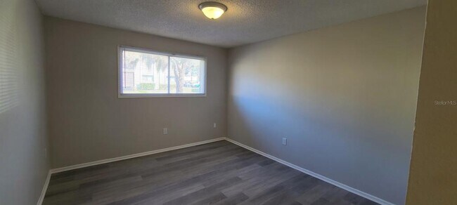 Building Photo - 914 N Lake Destiny Rd