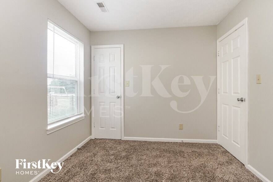 Building Photo - 5143 W Longmeadow Ct