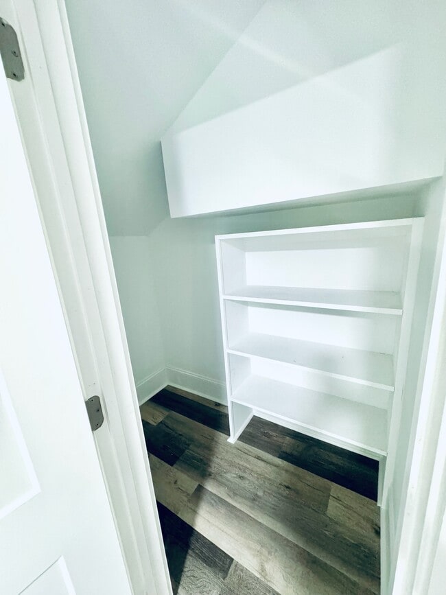 Building Photo - 510 N 2nd Ave