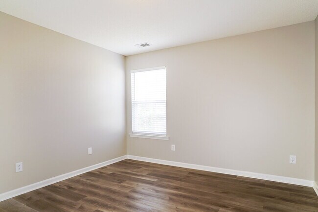 Building Photo - 8145 Wesley Farm Dr