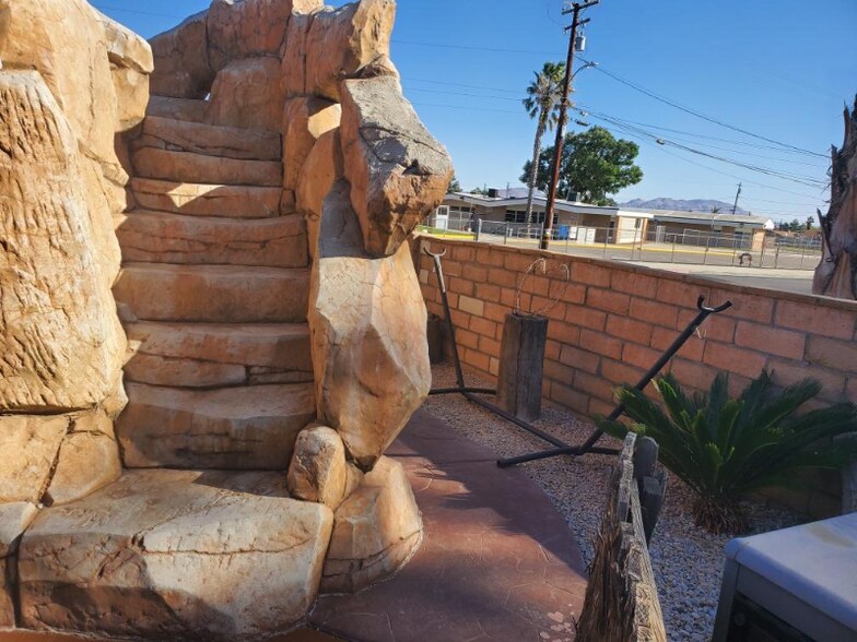 Building Photo - 9149 Croce Dr