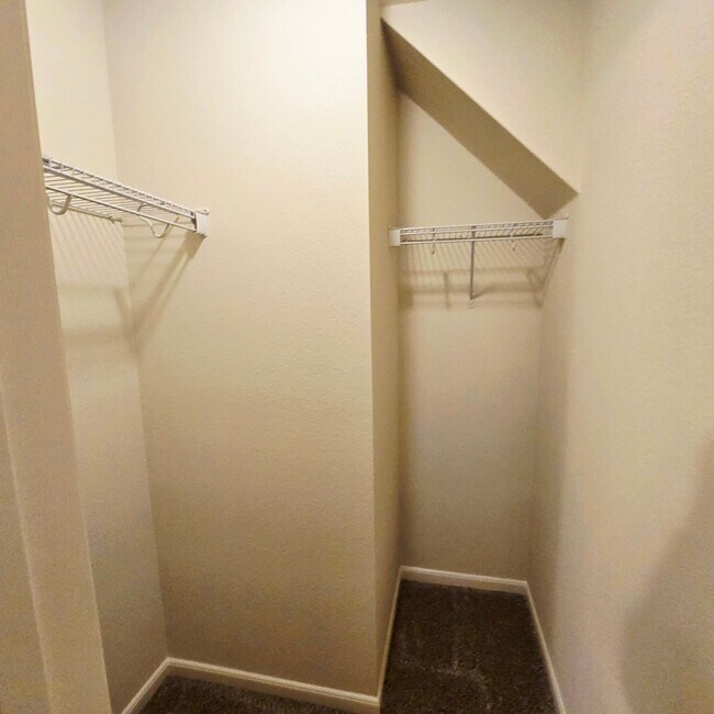 Building Photo - 22234 Orchard Dale Dr