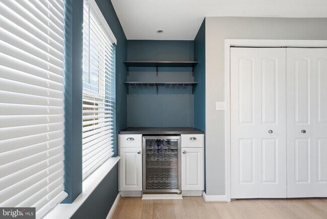 Building Photo - 43 Cecily Way