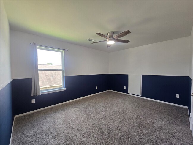 Building Photo - 7318 Parkview Dr