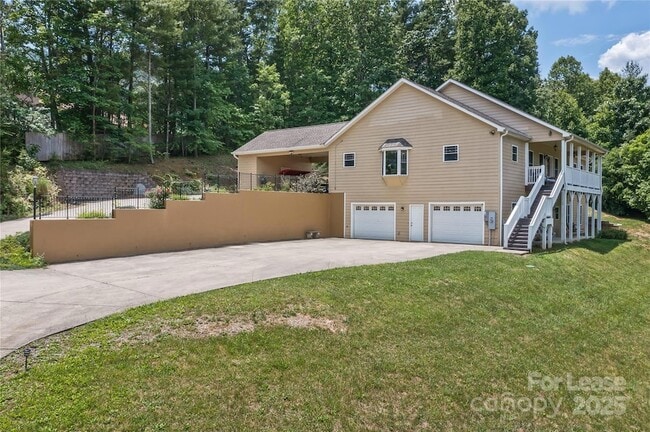 Building Photo - 24 Lamplighter Ln