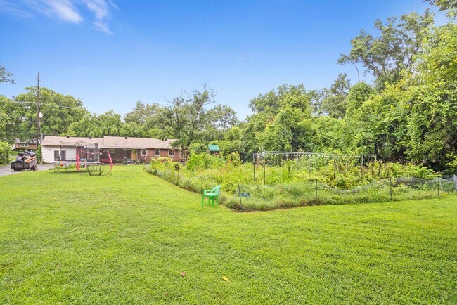 Building Photo - 4117 Saunders Ave