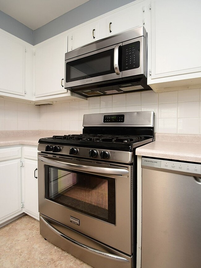 Building Photo - Cute Bungalow