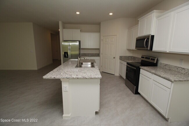 Building Photo - 903 Remington Green Dr SE