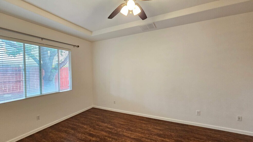 Building Photo - 9641 Darley Way