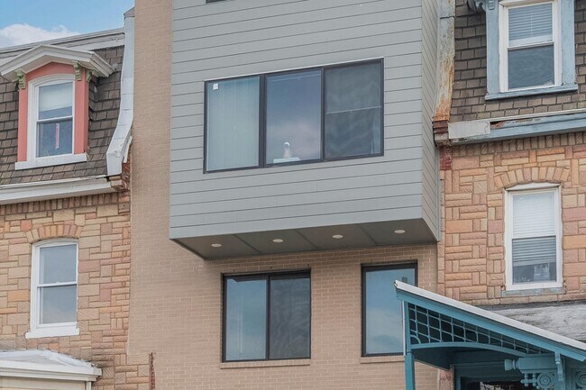 Building Photo - 3834 Baring St
