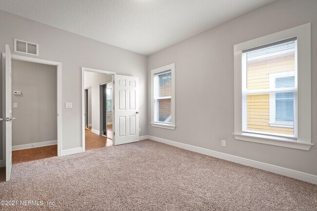 Building Photo - 1945 Redell St