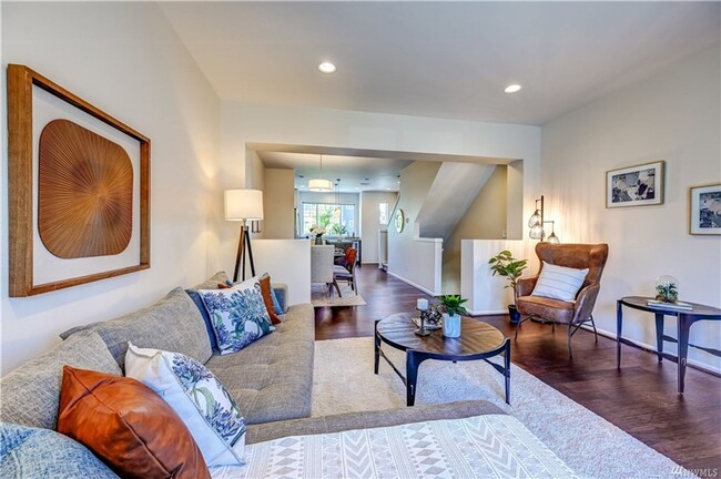 Building Photo - 3454 31st Dr