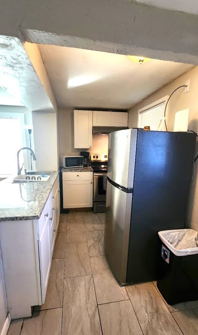 Building Photo - Furnished 1 Bed 1 Bath Apt in Linwood Place Add NW OKC